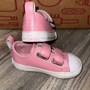 Converse Chuck Taylor® All Star® 2v Leather Sneaker Sz 5C